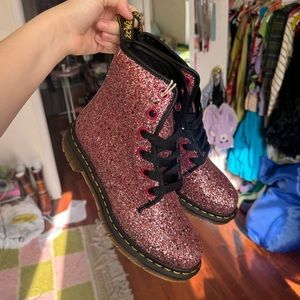 Women’s Dr Marten 1460 glitter boots new with tags chunky pale pink and red